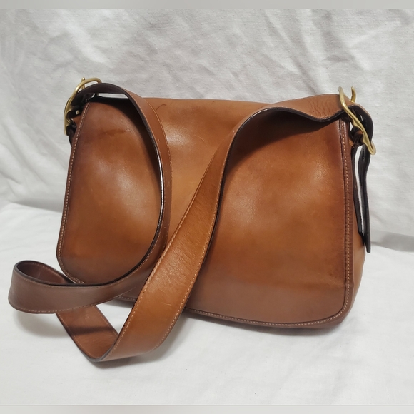 Coach Handbags - ☆HP☆Rare Vintage Coach Saddle Bag #9333